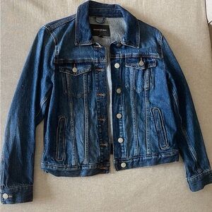 Banana republic jean jacket. Petite Medium. Gently worn in very good condition.
